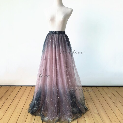 Modieuze kleuren met kleurverloop, glitter tule rok, tule rok met sterretjes en maantjes, feestelijke avondrok