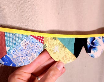 Vintage Quilt Scallopped Banner - Red & Yellow,  Primary Colors - Reusable Decoration - Holiday Garland