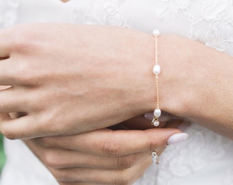 Dainty Pearl Bracelet • Freshwater Pearl Bracelet • Pearl Bracelet Wedding • Delicate Pearl Bracelet