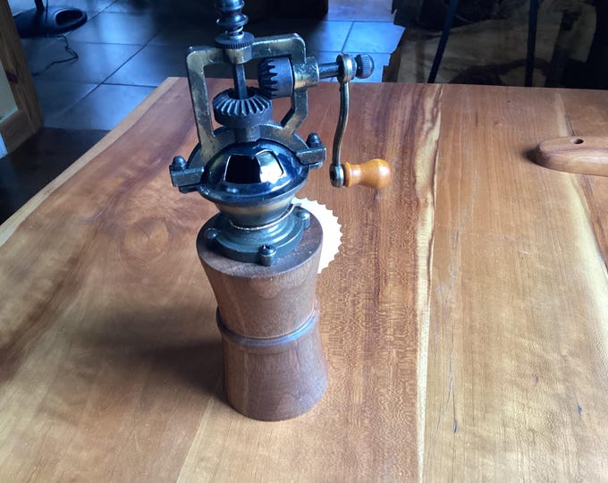 Black Walnut Wood Antique Style Pepper Grinder