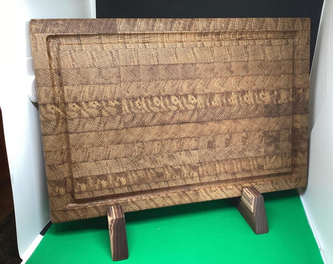 White Oak Cutting board with Juice Grove, Feet and Free Display Easel