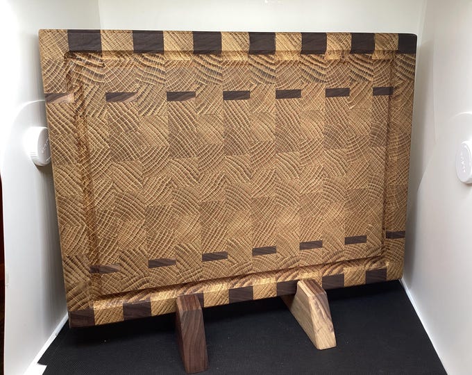 White Oak/Black Walnut Cutting board with Juice Grove, Feet and Free Display Easel
