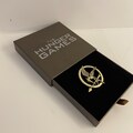 Hunger Games - geschenkdoos - Spotgaai Pin product logo