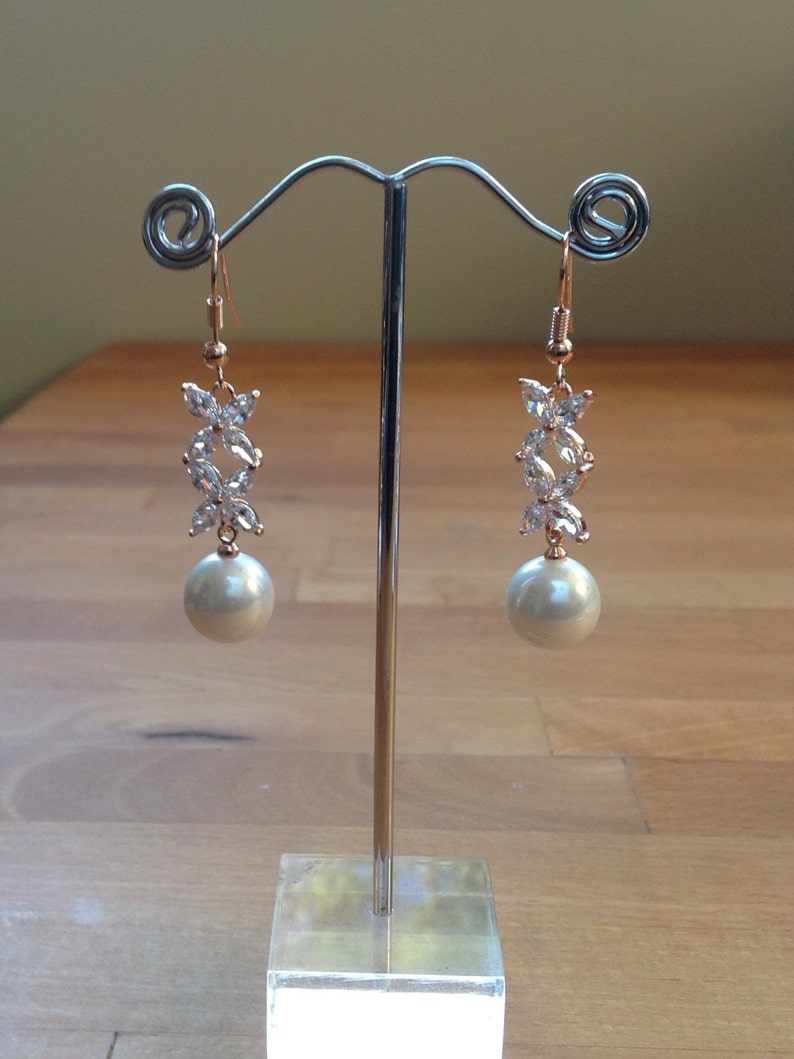 Rose gold plated floral crystaland pearl earrings image 3