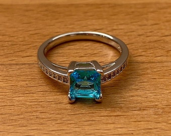 Turquoise cubic zirconia sterling silver ring