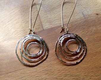 Glossy gold textured 4-circle swirl hoop earrings