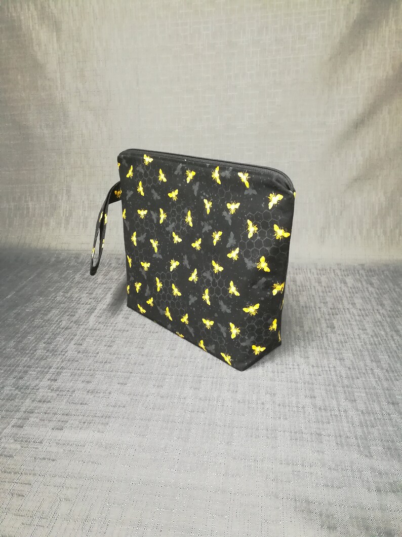 Wedge Bag 1-2 Skein or 5-7 Skein Project Bag Honey Bee Project Bag Zipper Handle