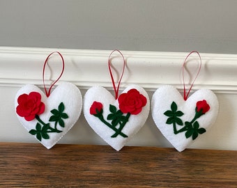 Roses Felt Ornaments Hearts Valentines Mothers Day Ornament Set Handmade Red Roses Full Bloom Rose Buds Flower Felt Ornaments