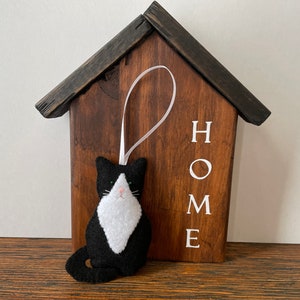 Tuxedo Cat Ornament Felt Tux Kitten Black White Cat Kitten Xmas Ornament Felt Animal Handmade Kitty Cat Christmas Ornament Crazy Cat Lady afbeelding 6