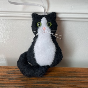 Tuxedo Cat Ornament Big Green Eyes Amber Gold Eyes Long Hair Black White Tux Cat Felt Ornament Kitty Plush Felt Kitten Cat Lover Gift