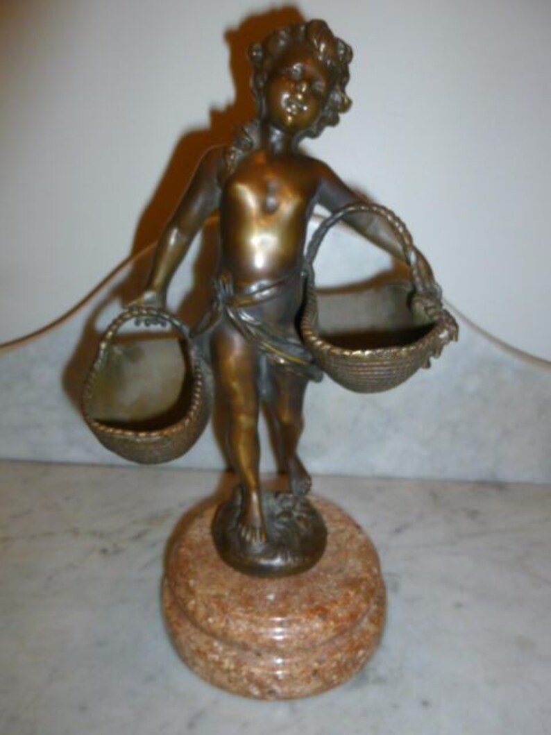 Old French neoclassical bronze sculpture of a nude girl with image 0