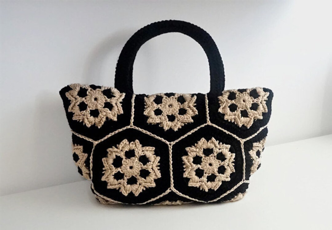 Large Flora Granny Square Crochet Bag With African Flower, Large Size - Etsy
