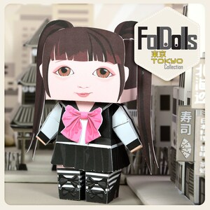 Ein Tokyo Mädchen mit einer rosa Schleife - Illustrierte 3D DIY Paper Craft Doll