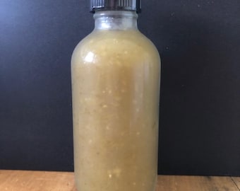 Salsa de chile verde picante fermentada en vivo / Chiles jalapeños orgánicos