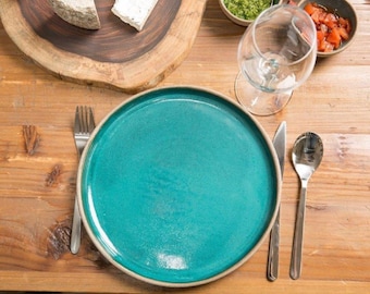 Handgemachte Türkise Keramik Speiseteller: Rustikales Küchen Tablett