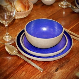 18-Piece Blue Dinnerware Set, Ceramic Plate Set, Large Stoneware Plates & Soup Bowls, Complete Pottery Set