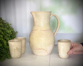 陶器の水差し、陶器の水差し、ろくろで成形した粘土の水差し