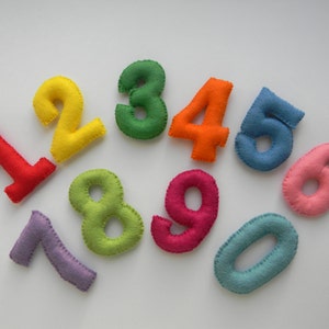 Numeri in feltro da 0 a 9. - Numeri colorati, giocattolo educativo, ispirato ai metodi Waldorf e Montessori, numeri di feltro imbottiti, set di numeri per bambini