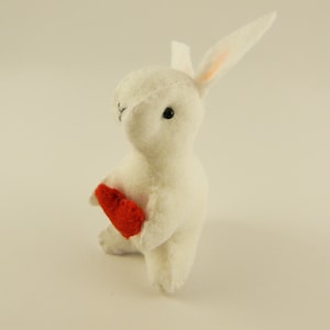 Mini Bunny felt with heart , Valentines day gift, Easter decor, miniature bunny, little woodland rabbit, white felt mini plushie
