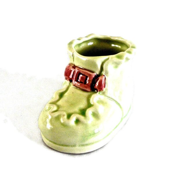 Figurine vintage en forme de chausson pour bébé à boucle verte en céramique