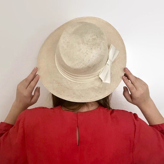 Vintage White Straw Hat with White Satin Bow Band - image 3