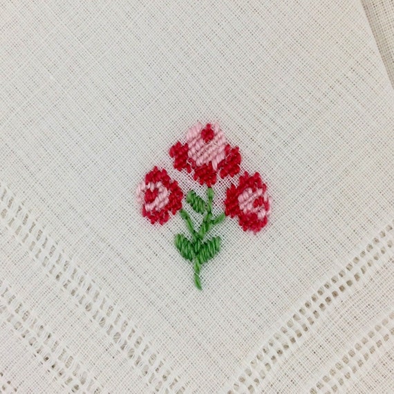 Vintage Embroidered Dainty Bouquets Linen Handker… - image 3