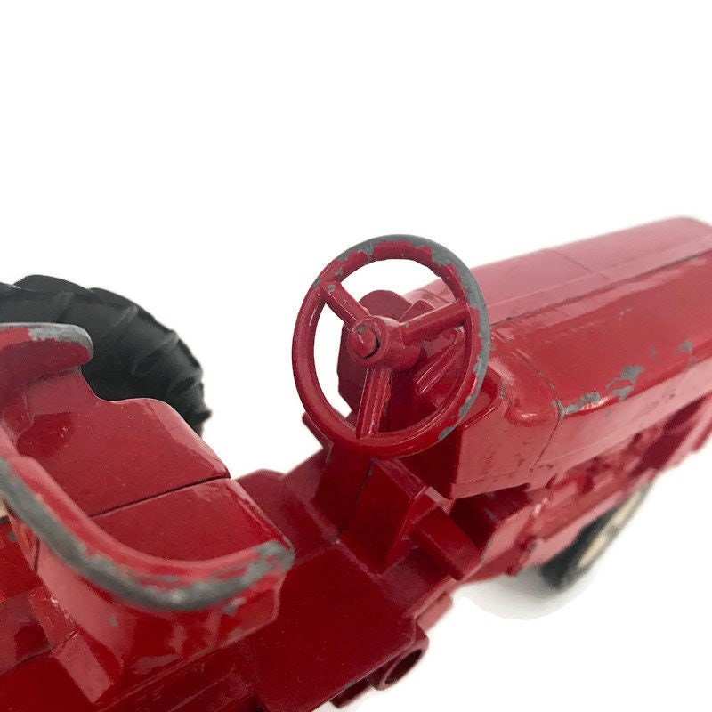 Vintage ERTL International Tractor: Die-cast Red Metal Farm Toy