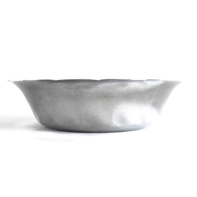 Vintage Small Petal Edge Metal Bowl