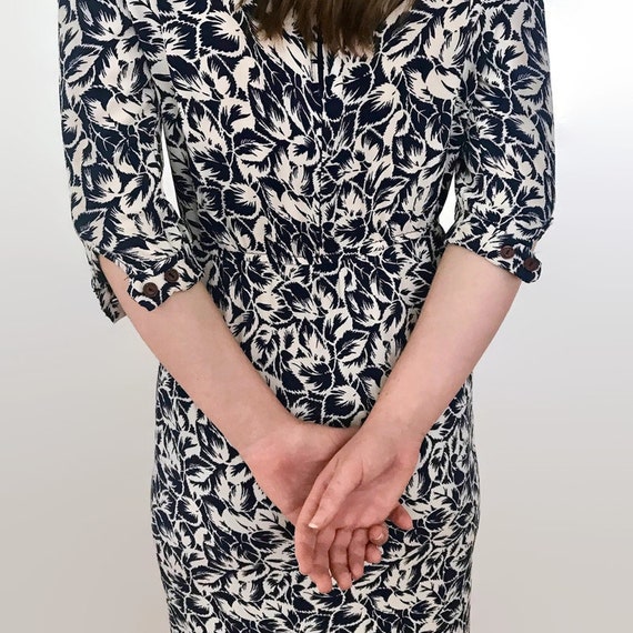 Vintage Navy and White Floral Rayon Dress - image 3