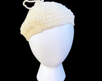 Vintage Cream Crochet Tam Hat | Lace Beret Metal Bow Tips | 22 Inch Circumference