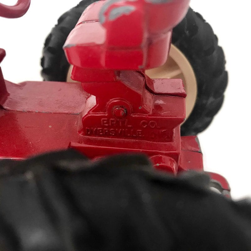 ヴィンテージ ERTL インターナショナル トラクター：ダイ