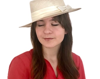 Sombrero de paja blanco vintage / Años 80, de paja tejida con cinta de satén / 54,6 cm de circunferencia