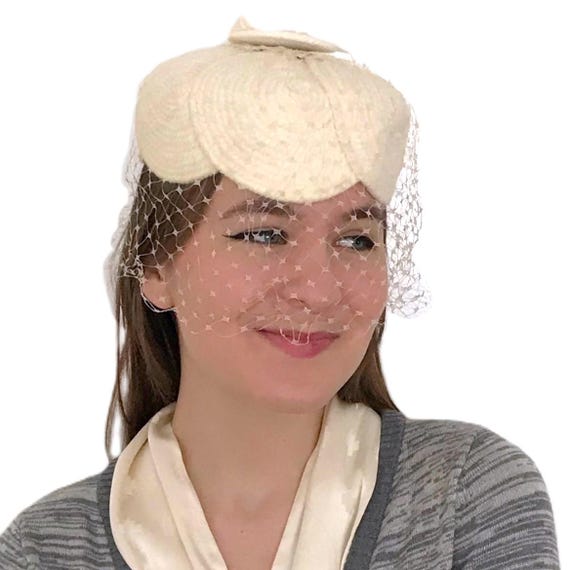 Vintage 1960s White Pillbox Hat Veil Union Label Wedding Formal Vintage 1960s White Lace Pillbox Hat: Union Made Wedding Hat  main image 4