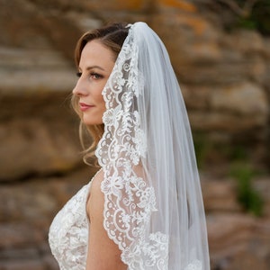 Waist Length Veil | Elbow | Waist | Wrist | Waltz | Chapel | Cathedral Wedding Veil | Short Wedding Veils | Floral Lace Veil | Custom Veils