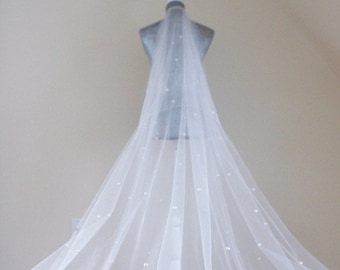 Blusher veil with Pearls. Scattered Pearls Veil