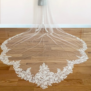 Scalloped Cathedral Veil: Soft Floral Lace, Royal Couture