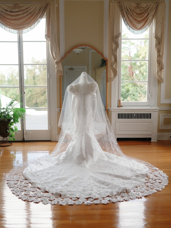 Floral Lace Cathedral Veil: Drop Style, Featured on BRIDES  display picture 1