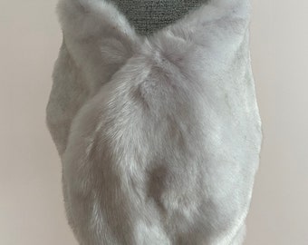 Extra Large Shawl Faux Fur Stole | Light grey stole | Faux Fur Shawl | Light Grey Bridal Stole | Wedding Fur Wrap Shawl | Winter Warm Wrap