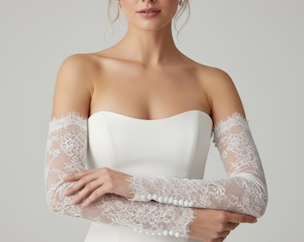 Chantilly Lace Bridal Sleeves: Detachable Floral Wedding Dress Sleeves with buttons