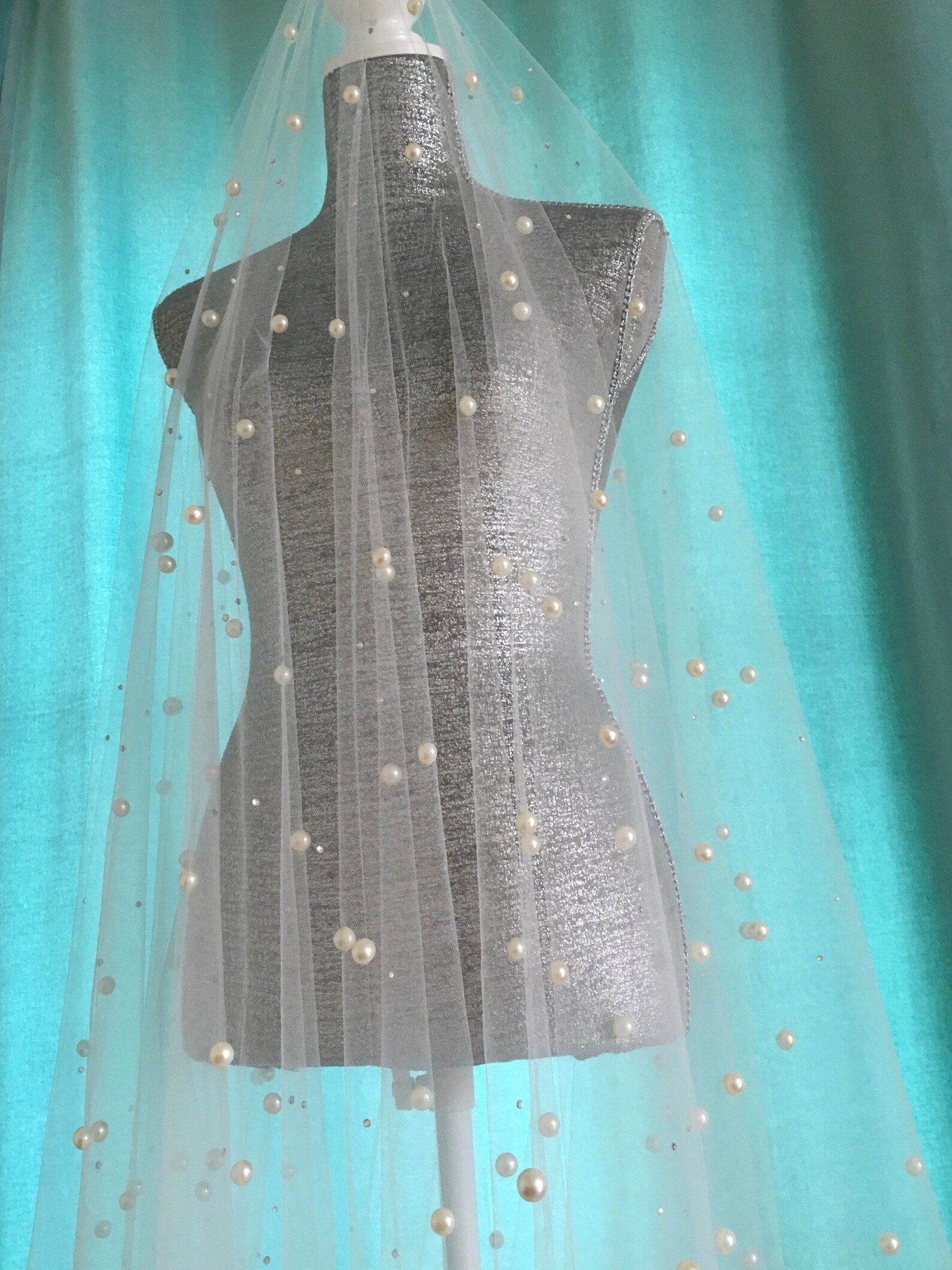 veil コテリ Morilee - Cathedral Veil with Leafy Lace - STYLE #VL3108