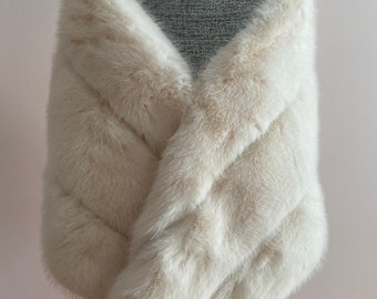 Ivory Faux Fur Bridal Shawl: Soft Wedding Stole