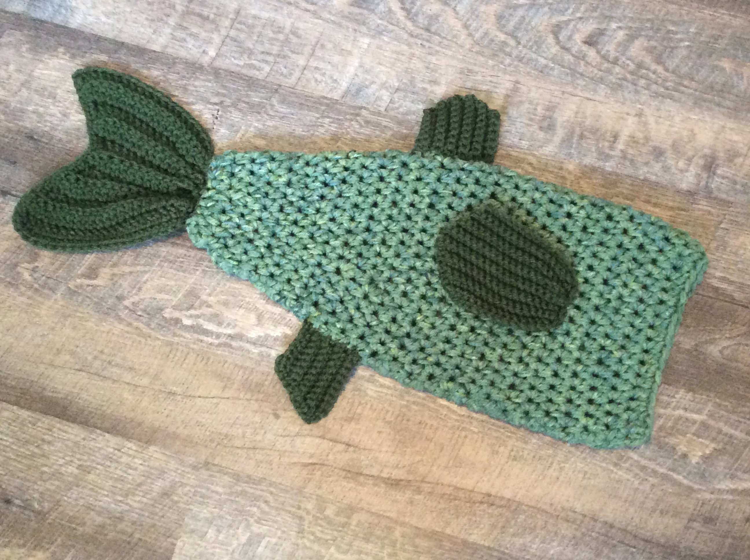 Crochet Bass Newborn Photo Prop/bass Cocoon and Bobber Hat/fish Cocoon Set/infant  Halloween Costume/baby Shower Gift/large Mouth Bass 