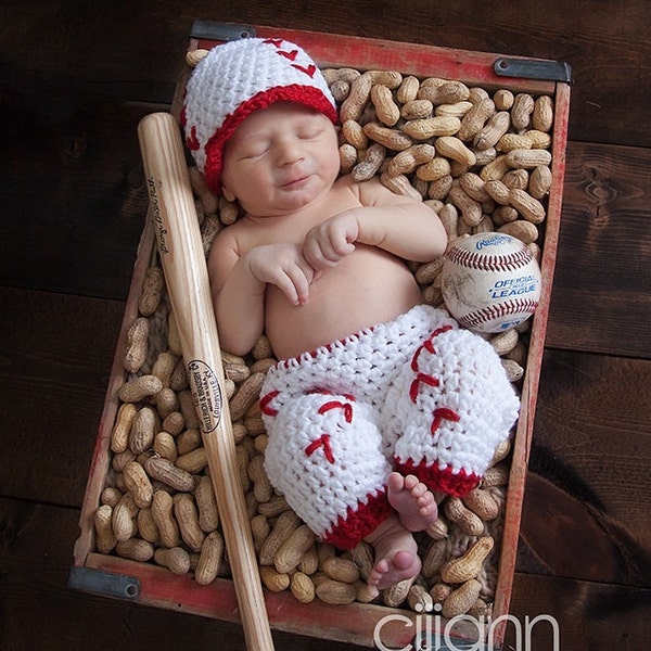 Crochet Newborn Baseball Cap and Short Pants/Photography Prop/Baby Shower Gift/Infand Newborn Halloween Costume