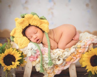 Crochet Newborn Sunflower Bonnet/Newborn Photography Prop/Infant Halloween Costume/Baby Shower Gift/Crochet Baby Bonnets/Cake Smash Session