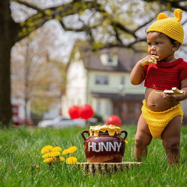 Crochet Winnie the Pooh Set/Crochet Pooh Newborn Photo Prop/Infant Halloween Costume/Baby Shower Gift/Cake Smash Session/Photography Prop