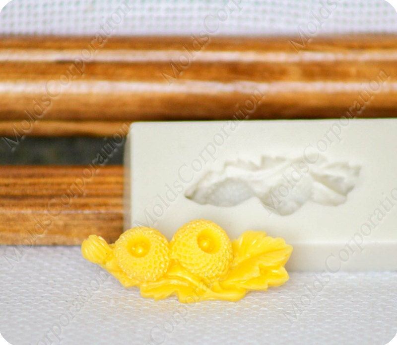 The Acorns Silicone Mould, Pendant Mold, Resin Flower Mold, Scrapbooking Molds, Polymer Clay Mould, Jewelry Mold, Food Safe DIY Mold M120