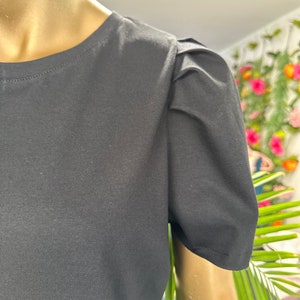 Black dress, plain, puffed sleeve image 7