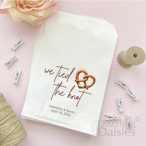 We Tied the Knot Pretzel Bags Personalized, Food Wedding Favors, Custom Treat Bags
