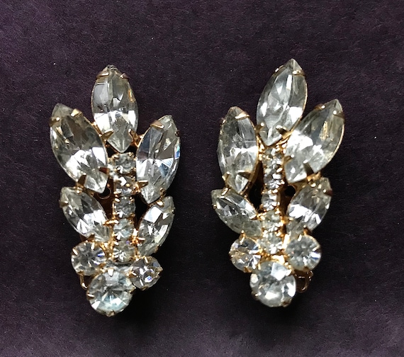 Brilliant 1950s Clip on Rhinestone Earrings