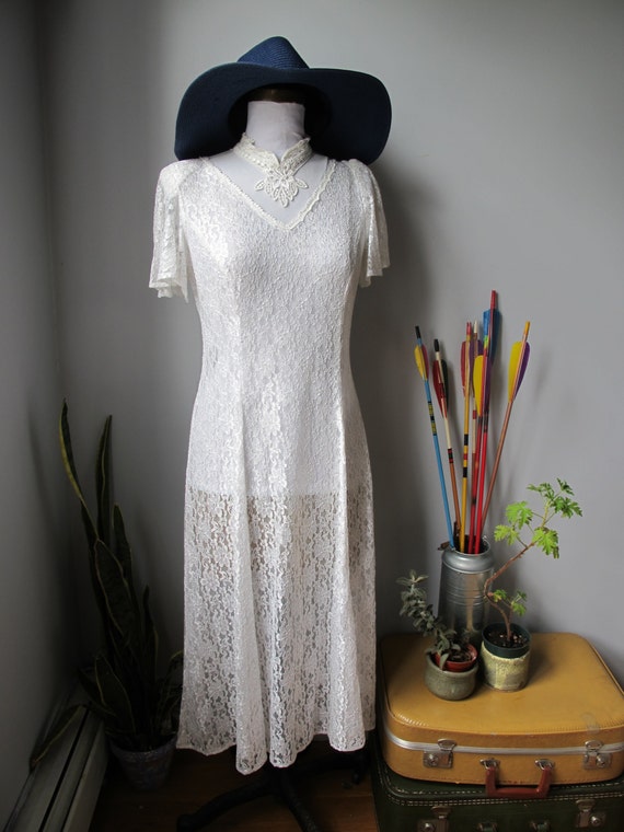 1980s Vintage Lace Wedding Dress
